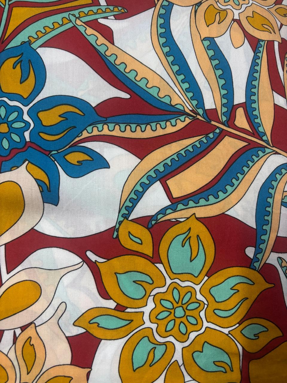 Viscose Estampada Floral e Folhagem corte 10 metros