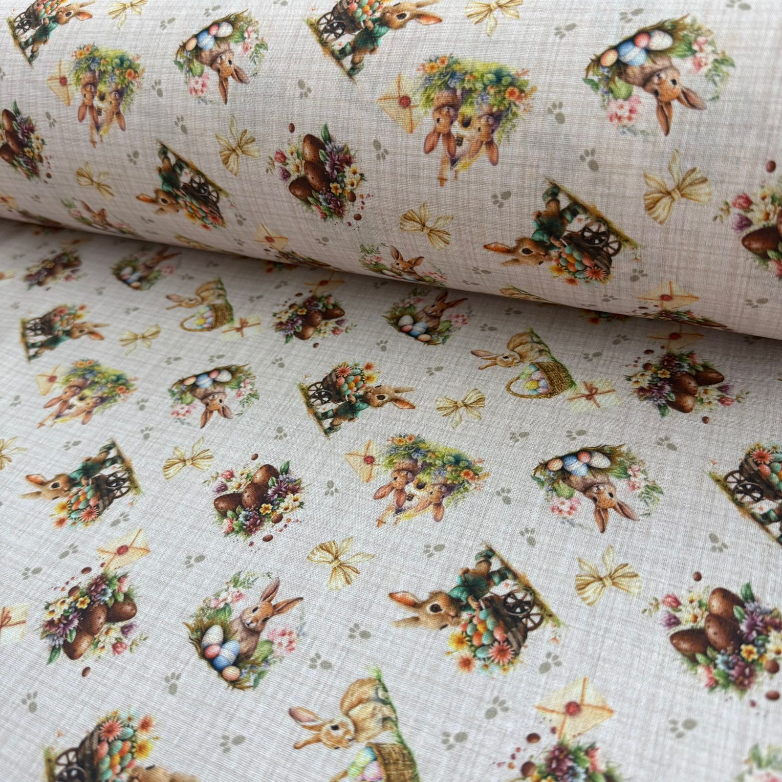 Tricoline Páscoa Coelhinhos Fundo Bege 5 metros 