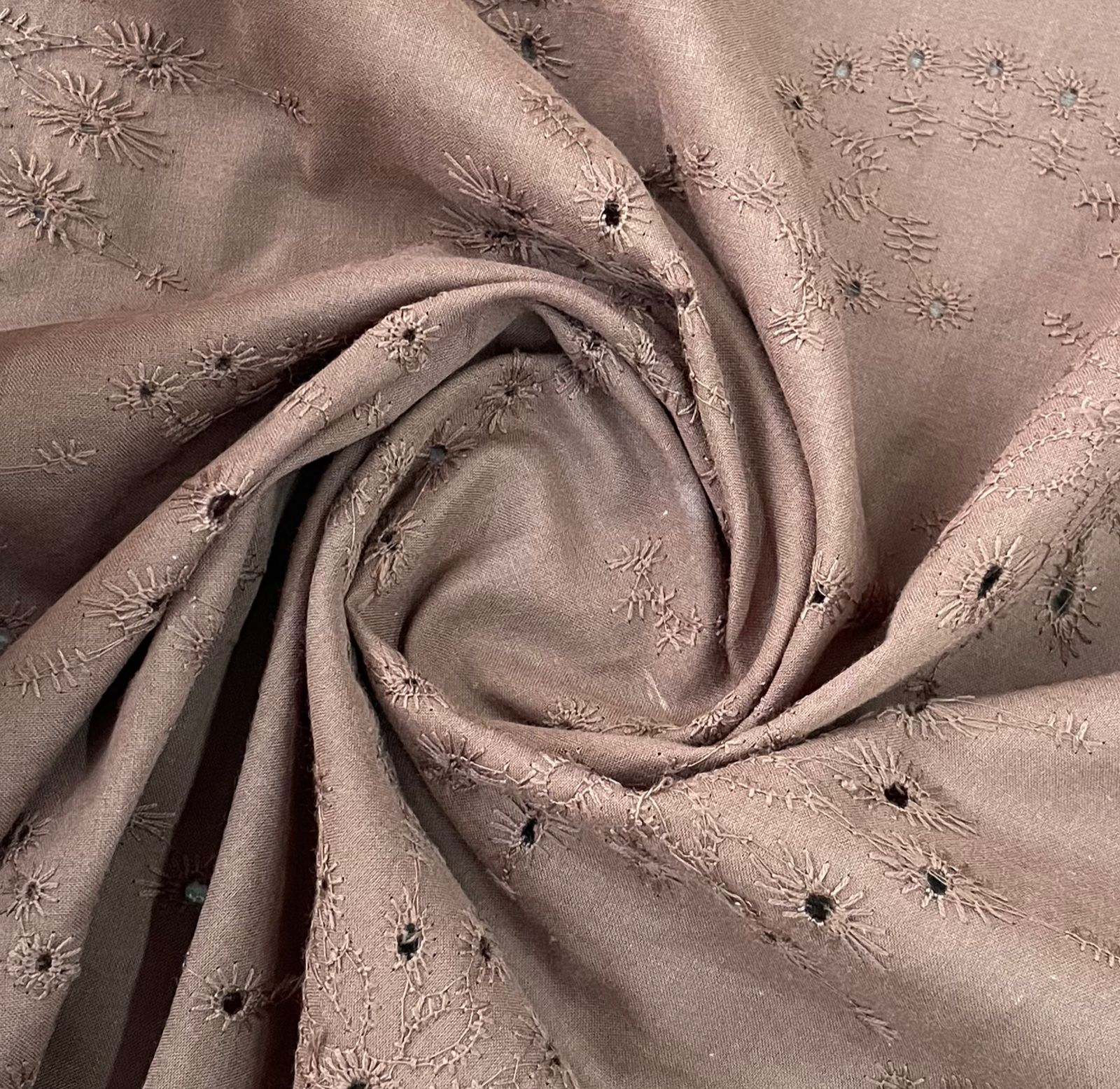 Laise Bordada Marrom