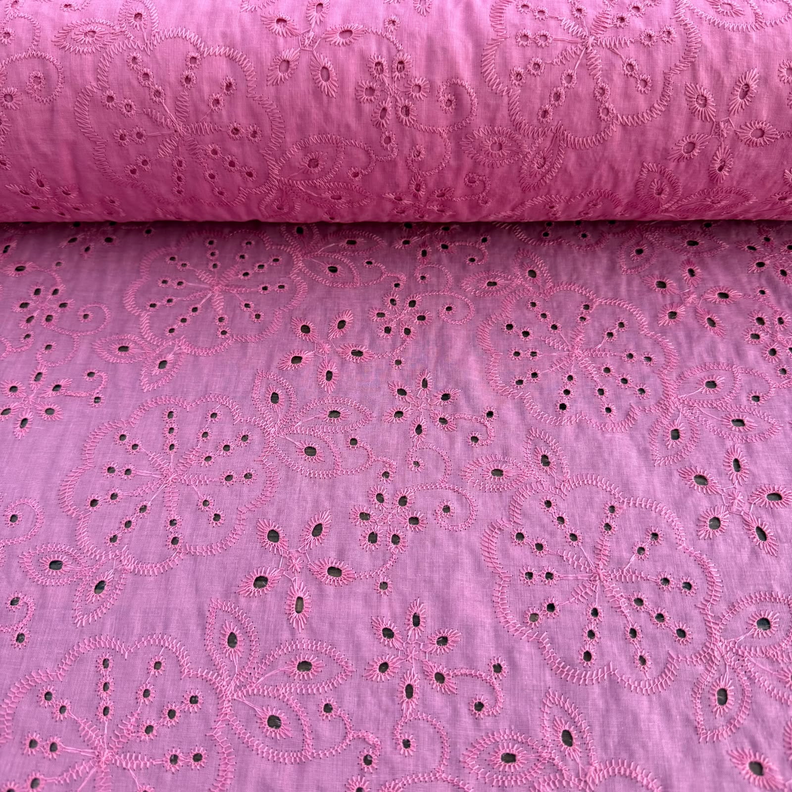 Laise Bordada Rosa Chiclete 