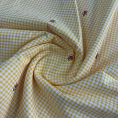 Tricoline Xadrez Amarelo   com Florzinhas  
