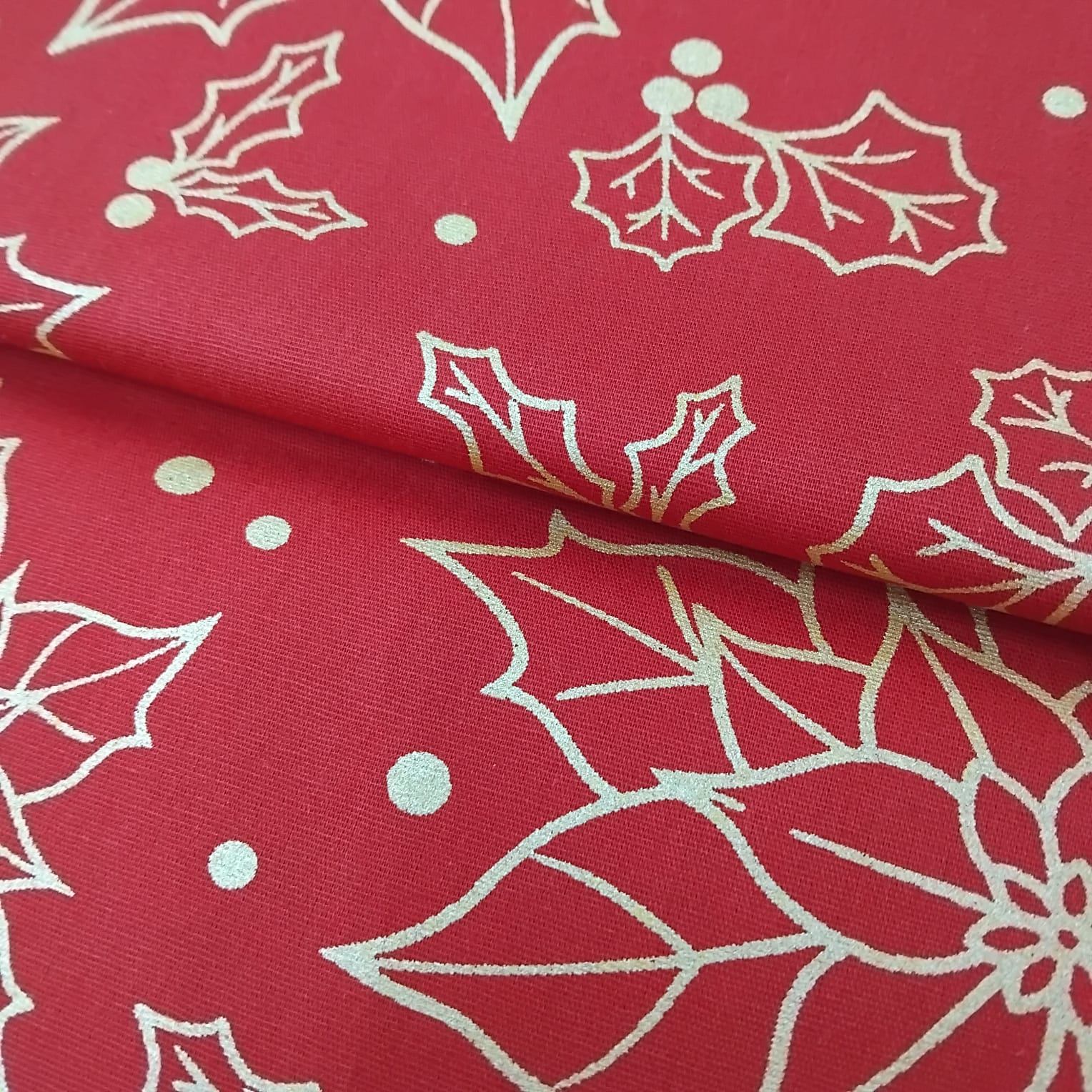 Tricoline floral Dourado  de Natal Vermelho 