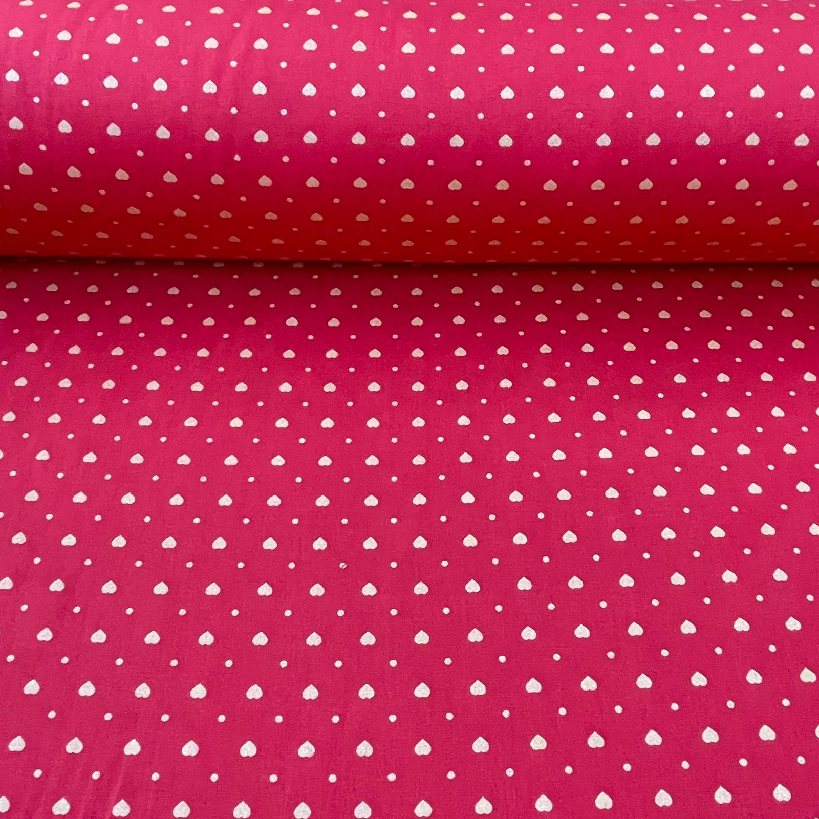 Tricoline Coraçãozinho Vermelho Com Dourado