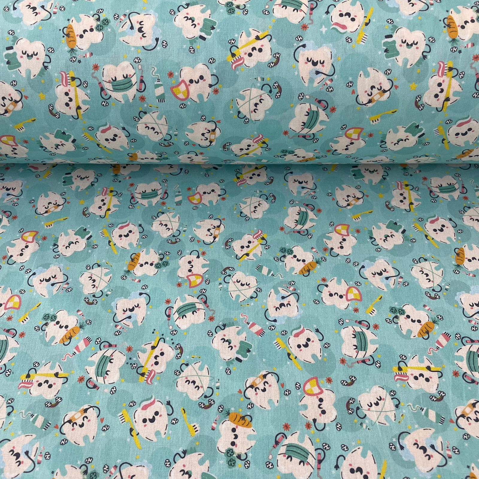 Tricoline Dentes Fundo Verde